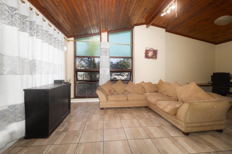 3 Bedroom Property for Sale in Peerless Park East Western Cape